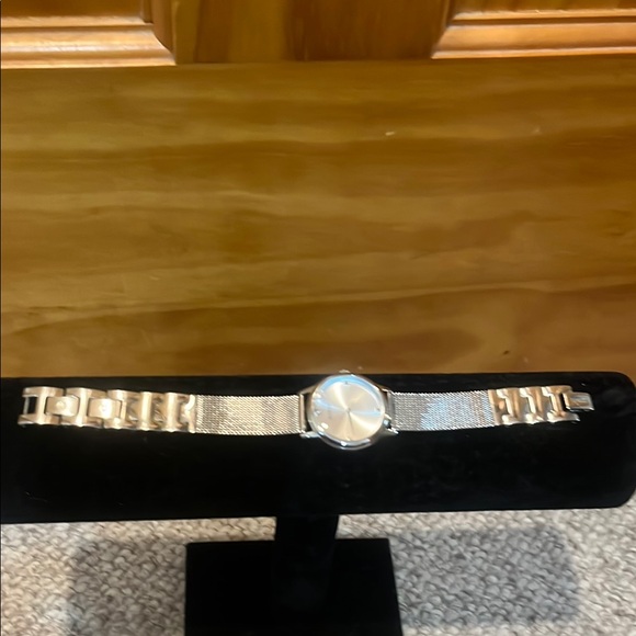 Beautiful Guess Silver Mesh Bracelet Watch with Rhinestones - Picture 9 of 12